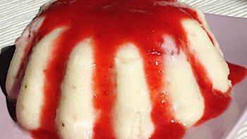 Entremets originaire de la région Champagne.  Le dessert à base de semoule, cuite une première fois dans du Champagne et de l'eau.