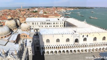 Vous qui connaîssez Venise. Est-que vous connaissez l’intérieur du Palais des Doges  ?