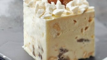 Le premier marrons glacé, serait apparu à la cour du Roi Louis XIV  grâce à François Pierre de la Varenne qui fit cuire une châtaigne avec du sucre.