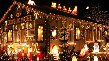 Au fil du temps, Noël est devenue la fête la plus populaire dans le monde entier. 