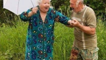 PAUVRES AMIS BELGES ,,,, on voit et revoit  vos histoires toujours avec le sourire,,,!!!

Proposé par une petit amie  qui ne peut plus publier ,,,, même si certaines dejà connues