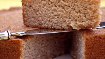 ce gâteau se mange seul ou accompagné d'un entremet ou d'une salade de fruits