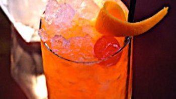 Boisson préféré du colonel Wiliam Frederick Cody, dit « Buffalo Bill », ce cocktail sans alcool à été créè à la fin du XIXème siècle. Le colonel à ajouté un œuf pour sa teneur en protéines et l'énergie diffusée dans tout le corps.