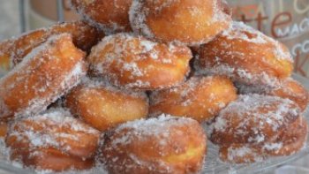 Appelé püpperchen en Alsace. Sont des délicieux petits croustillons moelleux, facile et rapide à préparer. !!