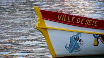 SÈTE... (Cette jusqu'en 1927) est une commune située dans le département de l’Hérault. 