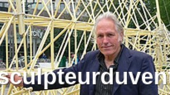 en partage avec Charlotte  et Doris
Le sculpteur Theo Jansen crée des créatures imaginaires qui prennent vie avec le vent