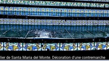 
 L'escalier de Santa Maria del Monte de Caltagirone en Sicile est un escalier monumental dont les marches sont recouvertes de céramiques polychromes.

