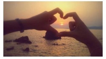 À MES AMI(E)S   ,à tous ceux qui m'ont témoigné de l'affection de l'attention  .
.qu'ils soient remerciés  de m'avoir acceptée  et de partager mon existence ,,