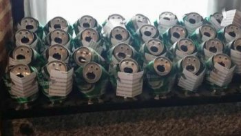 De l'humour bien français! ne nous choquons pas, mais trinquons, pour fêter ensemble, la  fin d'année....la chorale des "canettes" est heureuse de participer, ........de loin......sans étiquettes...comme il se doit....