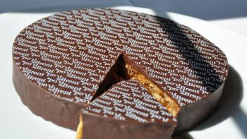 Recette emblématique du canton de Fribourg ( Suisse ) et plus spécialement de la Gruyère.