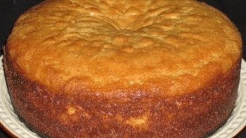 C'est un gâteau rural, contenant de multiples arômes, il est moelleux et un dessert authentique.