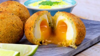 Les œufs sont indispensables en cuisine. On peut les utiliser pour des recettes salées comme sucrées.