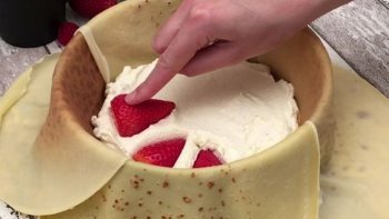 Appétissante et à découvrir à la découpe. Aussi délicieux qu'un gâteau.