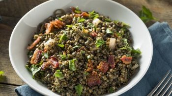 très bonnes pour la santé, riches en fer. On les ignore et pourtant, nous pouvons les faire chaudes ou en salade. Une recette simple et gourmande