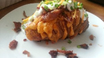 Voici une belle recette de pommes de terre farcie pour le plaisir de nos amis gourmands !