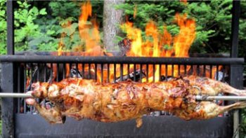 Si vous aimez l'agneau, apprenez alors à préparer l'agneau entier farci en vous servant de la recette de chef lucciolo !