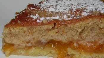 Le Fenetra c'est un gâteau très ancien Occitane, son orgine remonte aux Romains,  plus connue par les touristes que par les Toulousains eux-même.