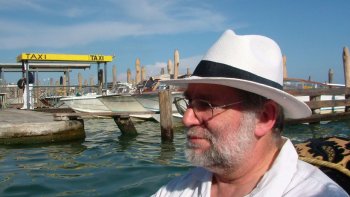 Je vous propose quelques dates du mois de juillet pour fêter quelques Saints qui m'inspirent un petit " jeu de mots " ...
Munissez-vous d'un calendrier pour savoir le nom du saint du jour pour tout comprendre, c'est plus facile mes Amis .
Sans rancune, c'est pour rire ... Bonne lecture