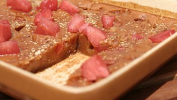 Aviez-vous déjà pensé à faire un gâteau à la Pastèque ?  Cest une délicieuse récette Grècque.