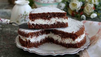 Gâteau ultra moelleux. Ce de fabuleux vous fera succomber. Vos invités seront épatés par sa splendeur.