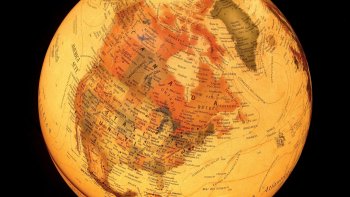 Une petite histoire pour retrouver 20 pays du monde.