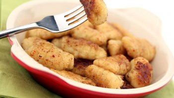 les gnocchis accompagnent bien les viandes en sauce, les rôtis ou avec de la sauce tomate.