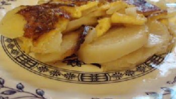 Comment déguster cuit le radis après les recettes crues. C'est vrai que le côté très piquant du radis noir cru disparait au profit d'un goût très doux presque de noisette comme le rutabaga par exemple.