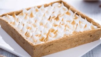 Spécialité de Sologne, son nom et sa forme font référence aux nombreux étangs de Sologne. 