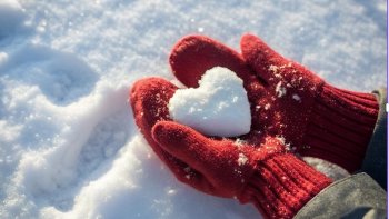 il nous faut accepter les saisons de notre vie...comme nous acceptons celles de la nature....les beaux hivers de la jeunesse, et les frimas glacés des années..en veilleuses...Poème d'Oderay sur une  valse de Joël   Hannier, notre compositeur ami.