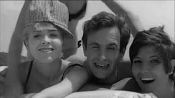 Bercée par la beauté et la douceur de ce petit port... Excellents souvenirs de cette époque "heureuse" , nostalgie de ce passé....