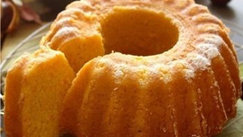 Spécialité de Nice, il utilise une courge longue de Nice à la base renflée et à la « tige » pouvant mesurer 1 m., proche d'une énorme courgette. Sa chair ferme, orange clair, possède un goût musqué et sucré. Gâteau fondant et parfumé.