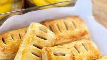 Le nom de « Jalousies » est inspiré de par leur forme de Moucharabieh appelés aussi Jalousies marocains, ou rideaux modernisés en fines lattes de bois pour voir sans être vu