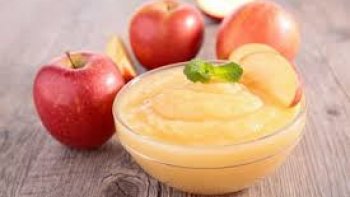 Le dessert préféré de l'empereur d'Autriche, François-Joseph - 1830/1916 d'où le nom de ce dessert qui consiste en des œufs brouillés aux raisins secs servie avec une compote de pomme.