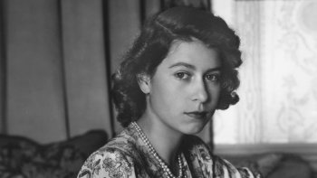 Doris et Poupette vous proposent une étonnante  séance de morphing.
God save the queen !!