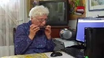 Sous les ponts de Paris joué par Paulette Vignon avec son harmonica chromatique. ------- Suivi de Sevilla de Isaac Albéniz. Anthologie de la danse Espagnole. !