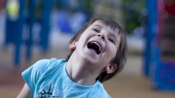 On le nomme PET ou VENT ou FLATULENCE, les médecins en parlent sans gêne,
alors pourquoi pas nous... C'est la vie ! Alors profitez de mes jeux de mots, avec la
 syllabe « Pé » . Bonne lecture !  ( Sans odeur, mais bonne humeur )