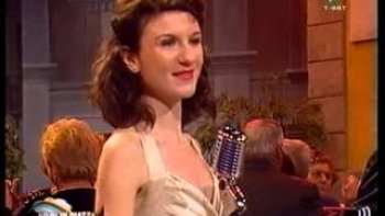 Très belle chanson Italienne.  ( Régalez vous ).