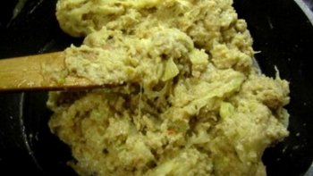 Spécialité culinaire rurale du Cantal. Ne pas confondre avec la truffade. Vous pouvez ajouter des lamelles de jambon cru d'Auvergne pour un plat encore plus terroir !