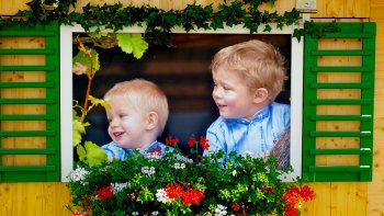 Musique : BÉBÉ DISCO 
Compositeur : Joël HANNIER