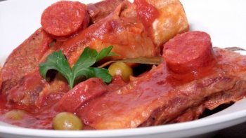 Une viande fondante mijoté avec sa sauce qui vous fera voyager au pays du soleil