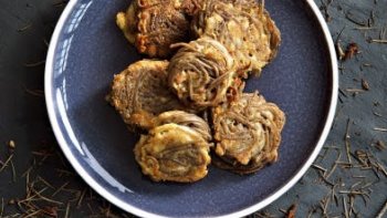 Cette recette de spahettis de sarrasin en croûte de thon, est née d'un souvenir du Chef Stéphane Haissant. Vous pouvez utiliser un reste de pâtes cuites et proceder de la même façon.  ( Chef du restaurant les 7 Mers ) ( Saint-Malo )