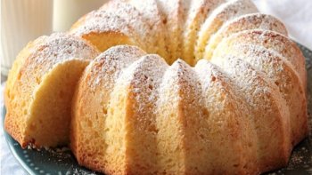 Spécialité de la Flandre Française. Il est ultra-moelleux et facile à réaliser, Peut être consommé avec une crème anglaise.