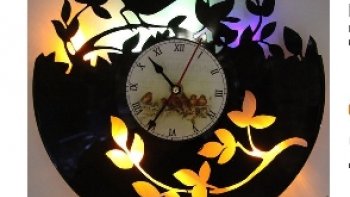  c'est le trou du mois d'Août,.......les ordissinautes sont dispersés  , un peu... partout.......Alors  écrire.....pour qui ?......pourquoi?........Pour habiter les heures......