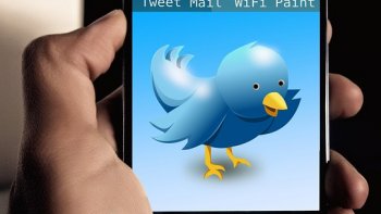 Voici une création originale ! Merci à notre ordissinaute Oderay d'avoir pensé à nous faire ce petit dictionnaire du langage SMS pour les jeunes et les séniors. N'oubliez pas de partager.
On fait toujours allusion aux codes SMS des jeunes... mais les seniors n'ont pas voulu se laisser distancer !