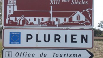 Qu'ils sont cocasses ces noms de village!IMPOSSIBLE DE LES OUBLIER...CERTAINS ONT UNE HISTOIRE  MENTIONNÉE SOUS L'IMAGE ; AVEC UNE TRÉS LOINTAINE ORIGINE, POUR D'AUTRES......